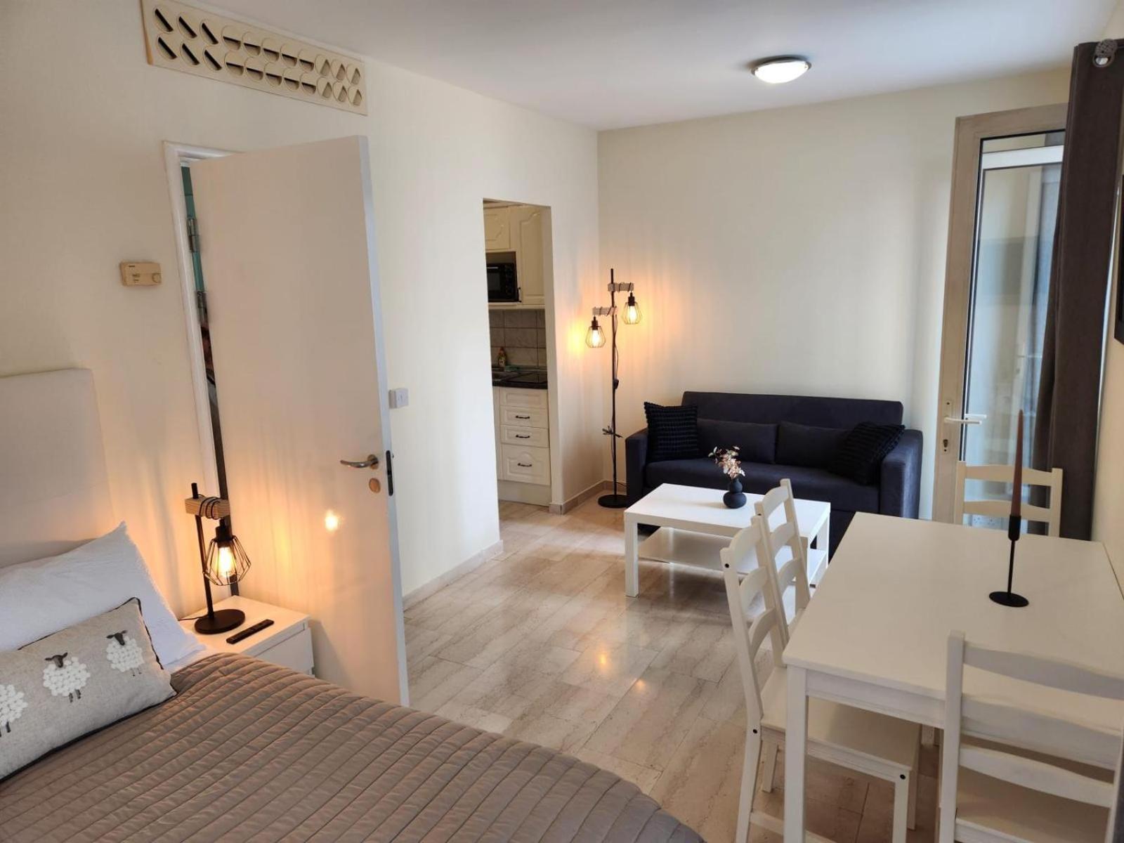 New With Ac Central Suites With Pool Access And Squash Courts! Sleeps Family Or 4 Guests Gibraltar Exterior foto