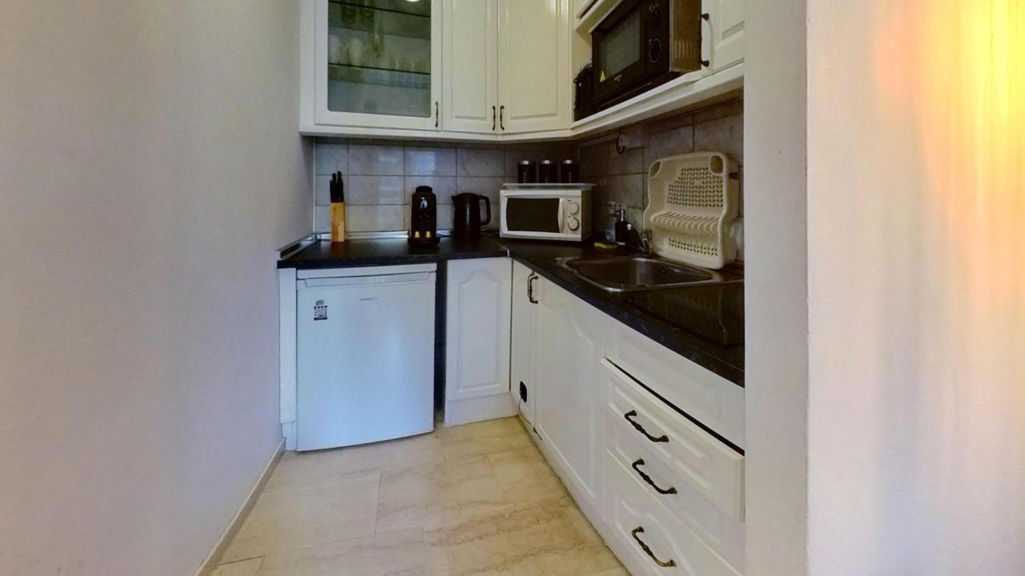 New With Ac Central Suites With Pool Access And Squash Courts! Sleeps Family Or 4 Guests Gibraltar Exterior foto